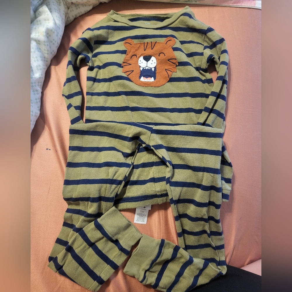Carter's Just One You Tiger Pajama Set Boys Toddler Size 5T